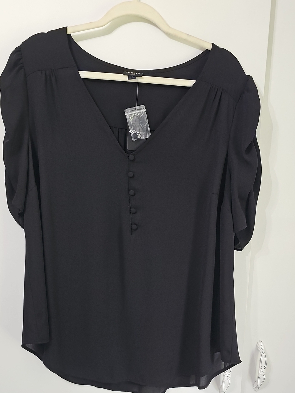 torrid Black V-Neck Covered Button Puff Sleeve Blouse
